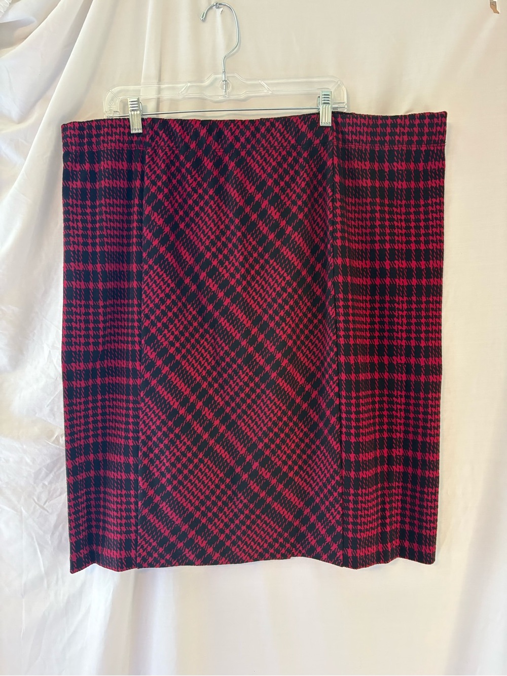 Susan Graver Red & Black Plaid Pencil Skirt